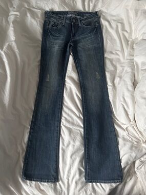 Low rise jeans